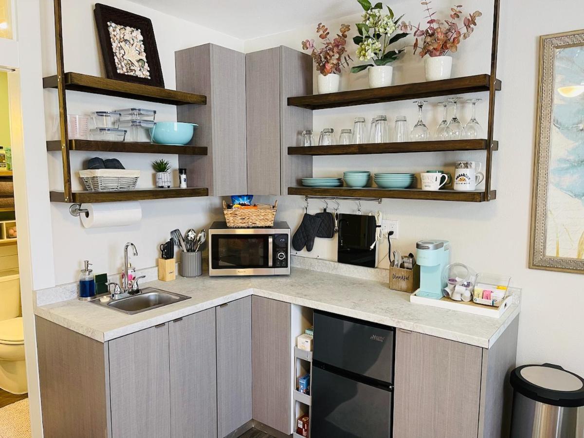 Coastal Chic Suite With Kitchenette And Private Entrance Sankt Petersburg Zewnętrze zdjęcie